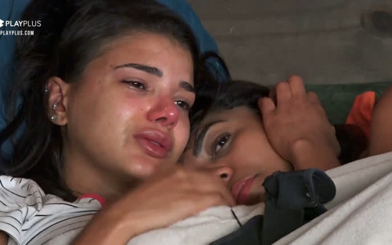 Jakelyne chora com Tays e afirma estar triste com peões - A Fazenda 12