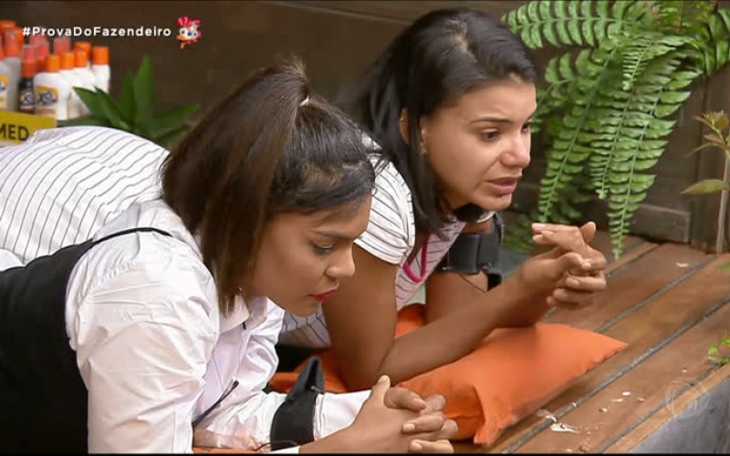 Jakelyne e Tays analisam atitudes de Mateus no jogo - A Fazenda 12