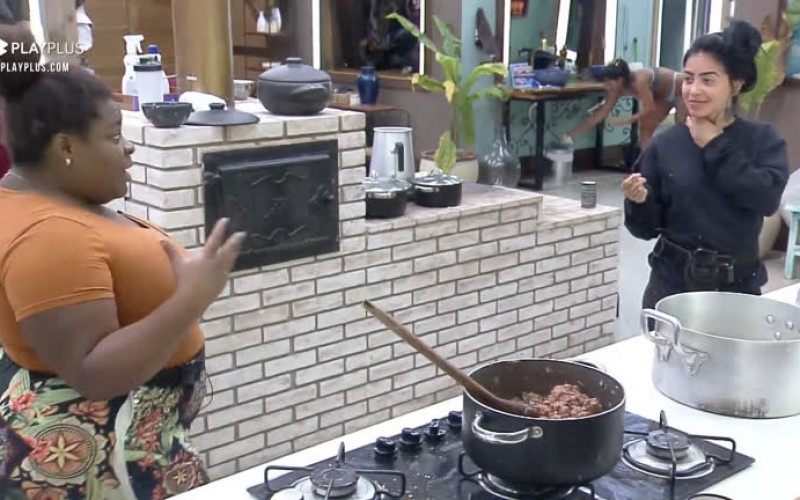 Jojo conversa com Mirella sobre namorar artistas - A Fazenda 12