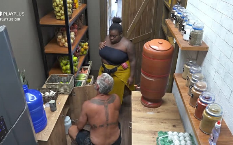 Jojo prepara o cardápio para o almoço dos peões - A Fazenda 12