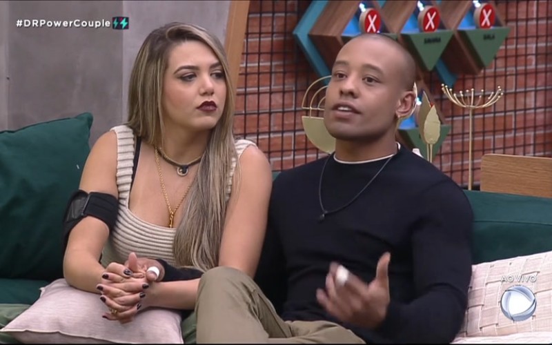 Karol e Mussunzinho votam em Adryana e Albert, mas reforçam clima de paz | Power Couple Brasil 6