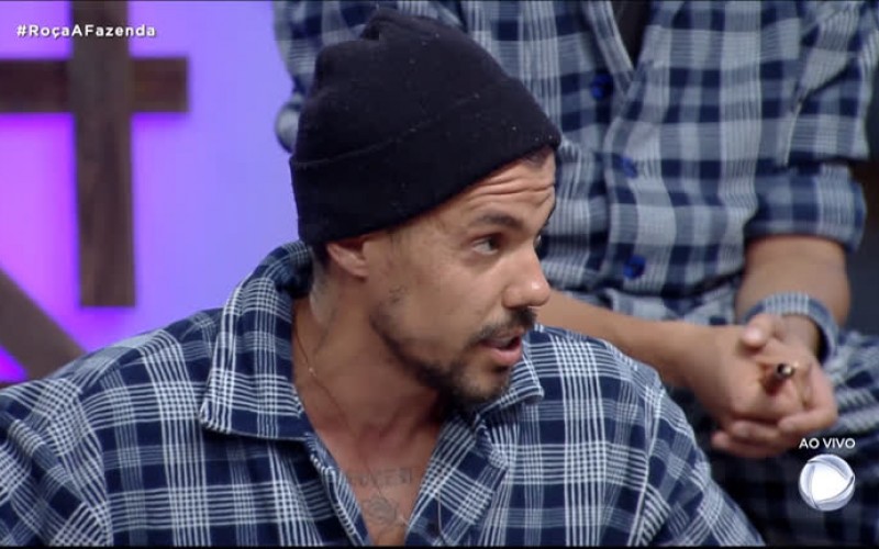 Lipe vota em Mateus por sentir afastamento do peão - A Fazenda 12
