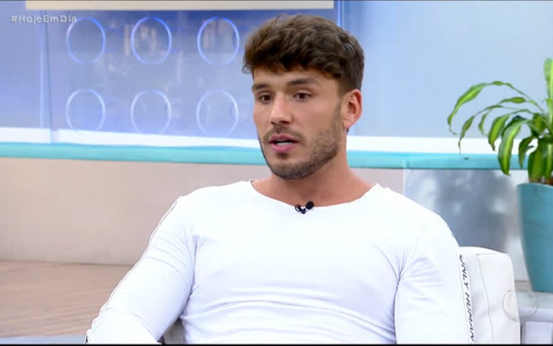 Lucas Viana relembra participação no Hoje em Dia logo após vencer A Fazenda
