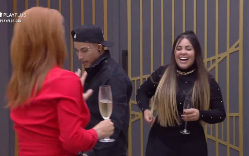 Mari e Matheus comemoram quarto em que vão dormir - Power Couple Brasil 5
