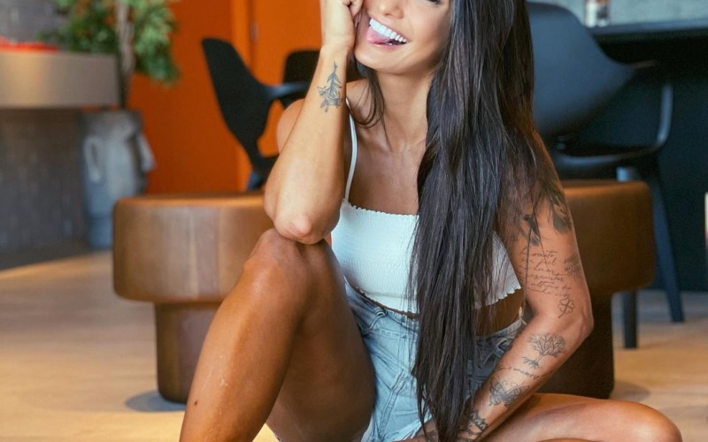 Marina Ferrari é confirmada em