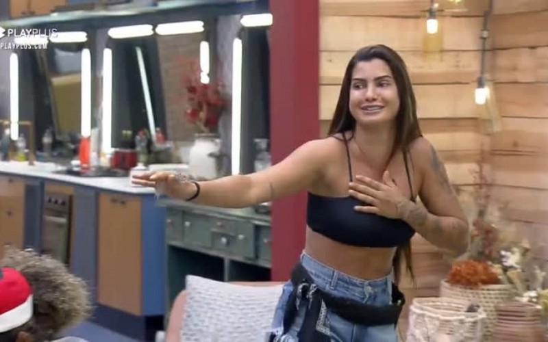 Marina relembra vez em que fã a puxou pelo cabelo para tirar foto – A Fazenda 13
