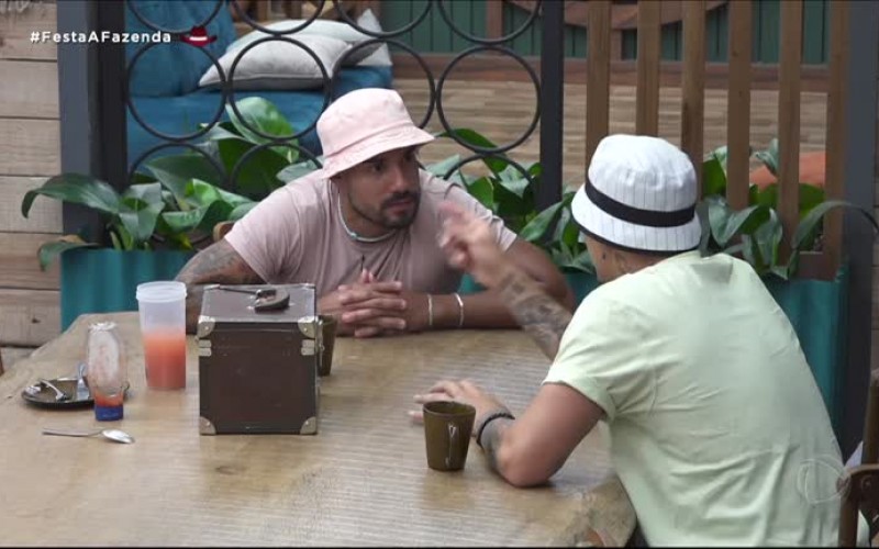 MC Gui dispara para Bil: "Agora somos adversários" - A Fazenda 13