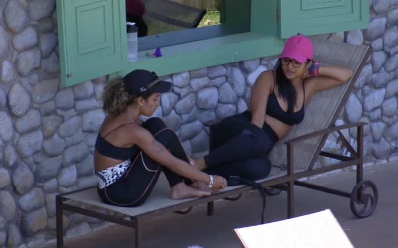 Mileide desabafa com Sthefane e revela motivo de puxar Dynho para a Baia - A Fazenda 13