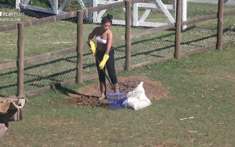 Mirella reflete sozinha e questiona sobre Dynho - A Fazenda 12