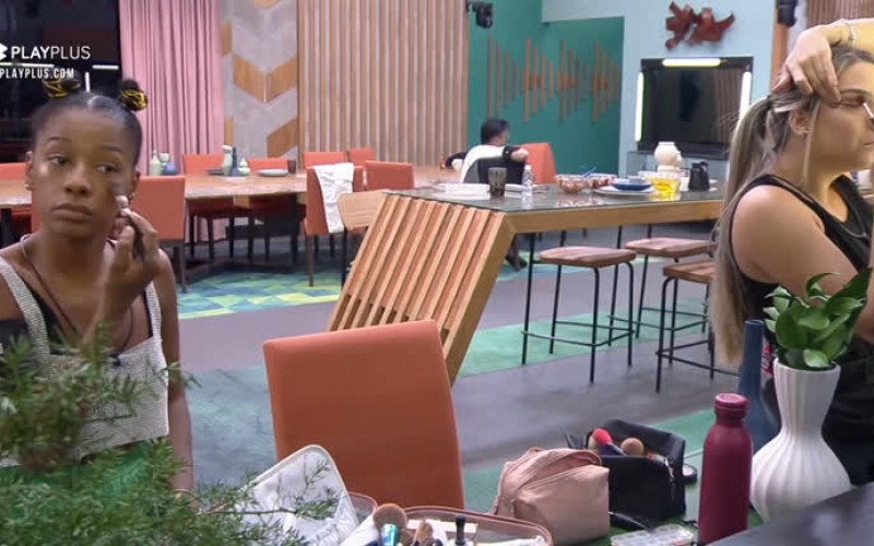 "Os meninos ficam botando pilha", Karoline desabafa com Michele | Power Couple Brasil 6