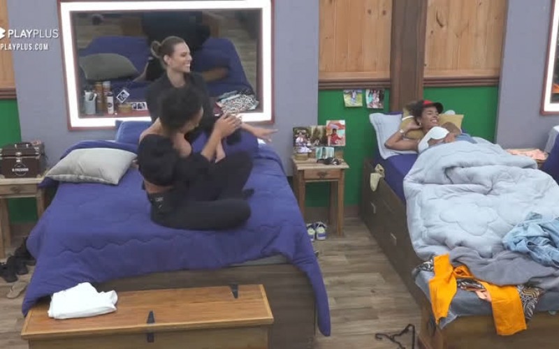 Peões fazem funk chamando Dayane de “cobra caninana” – A Fazenda 13