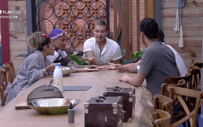 Peões repetem jogo com feijões para passar o tempo – A Fazenda 13