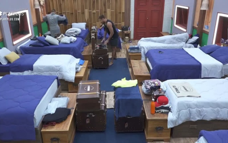 Roceiros arrumam as malas para noite de eliminação - A Fazenda 13