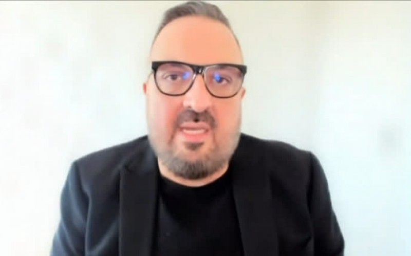 Rodrigo Carelli explica como será a premiação no reality - Ilha Record