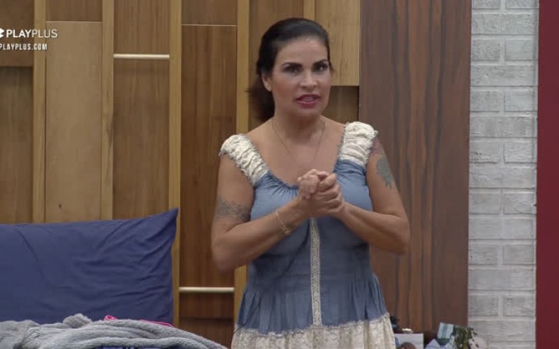 Solange Gomes desliza no inglês e peões zoam - A Fazenda 13