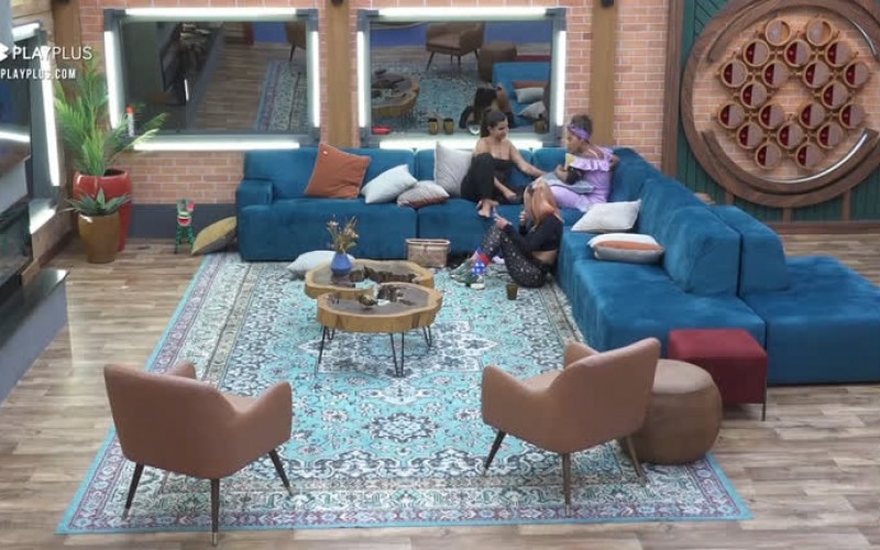 Sthe fala sobre seu noivo: “Repara em tudo, até na unha” – A Fazenda 13