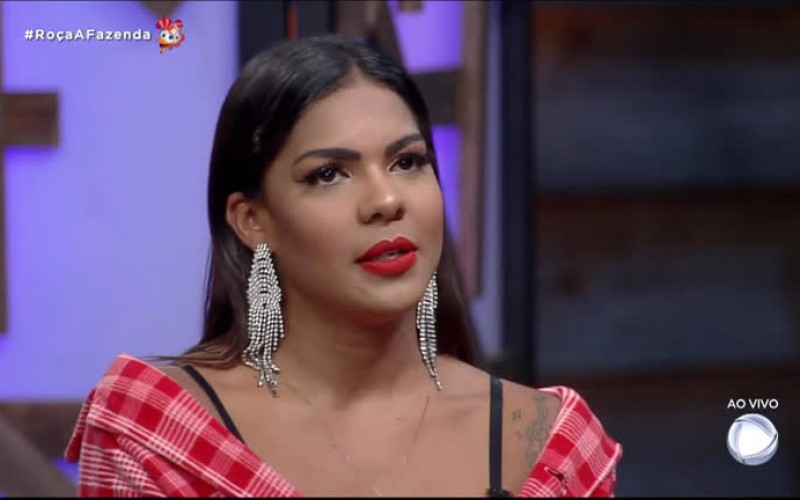 Tays vota em Raissa por ter opções limitadas - A Fazenda 12