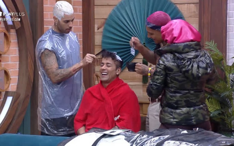 Tiago decide pintar o cabelo e peões comemoram – A Fazenda 13