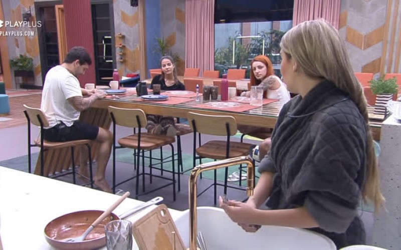 Treta? Brenda e Karol se desentendem ao relembrar brigas | Power Couple Brasil 6