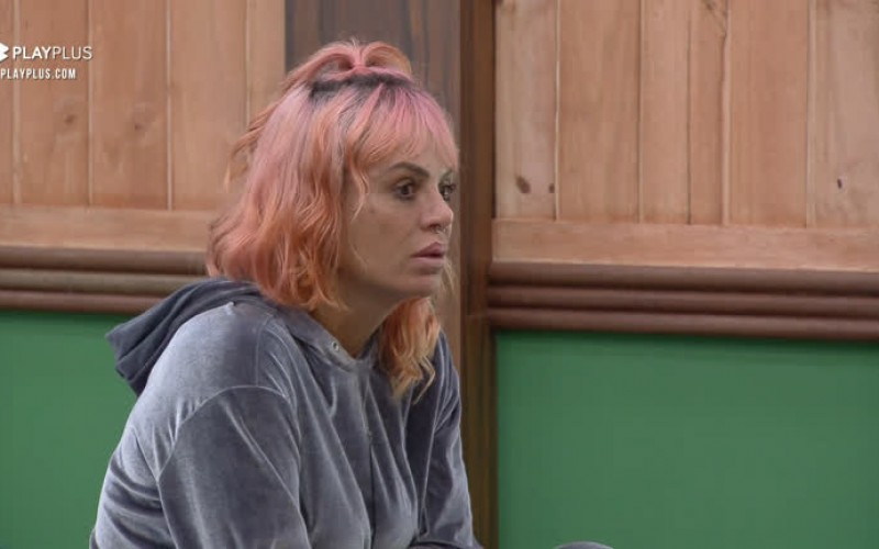 Valentina fica inconformada com reação dos peões ao retorno de Marina como Fazendeira – A Fazenda 13