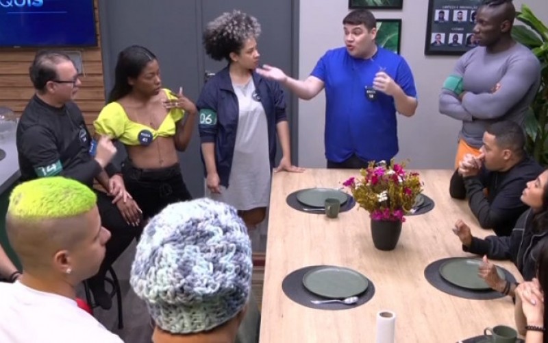 Confusão na Casa Verde faz Vila tremer: "Continuo te achando falsa", dispara Erick