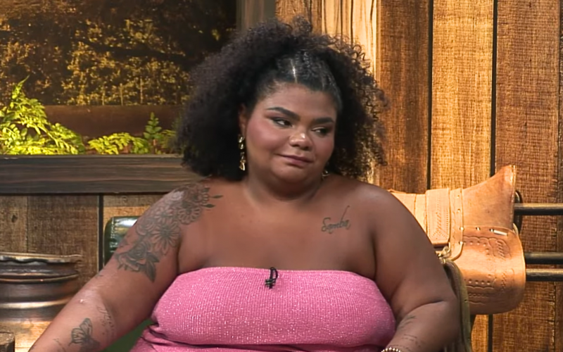 Flora Cruz relembra quebra de aliança com Sacha Bali: ‘Me arrependo de ter comprado um barulho errado da Larissa’