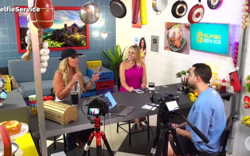 Lucas Selfie entrevista Vivi Fernandez no Selfie Service desta segunda (30)