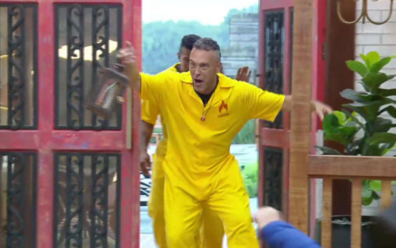 Respostas na ponta da língua! Confira como foi a vitória de Juninho Bill na Prova de Fogo