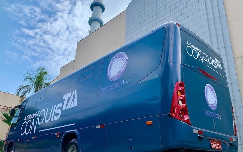 Rodrigo Carelli compartilha foto do ônibus de A Grande Conquista