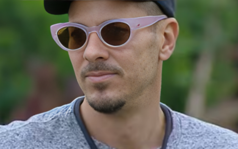 Sacha Bali descobre que ‘óculos da discórdia’ é de Vivi Fernandez