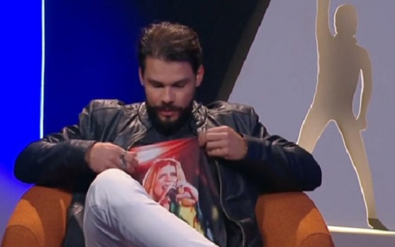 Suita homenageia Marília Mendonça e manda recado para mãe dela