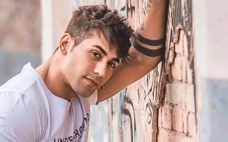 Tiago Piquilo relembra vida de peão de A Fazenda: ‘Foi um grande presente’