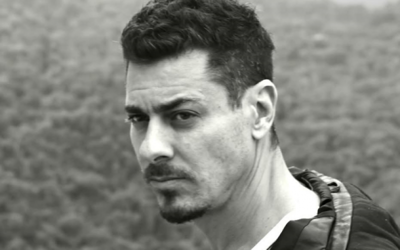 Top model ataca novamente! Sacha Bali surpreende em ensaio fotográfico no campo