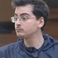 Dudu Camargo é cercado após espalhar fofoca sobre Duda e Will em A Fazenda.