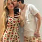 Gabi Martins compartilha fotos românticas com o namorado com direito até a pijamas temáticos